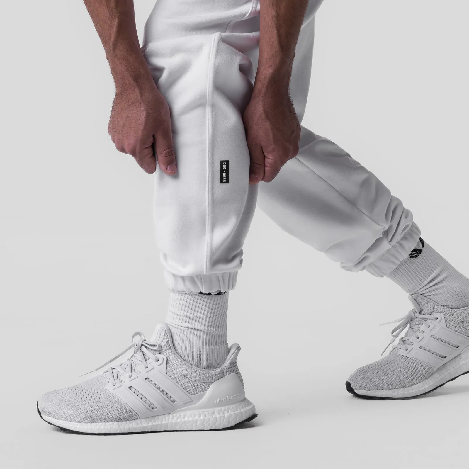 0655. Tech-Terry™ Oversized Sweats - White