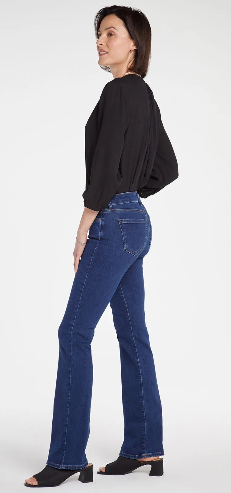 Barbara Bootcut Jeans Mediumblauw Premium Denim (Petite) | Quinn