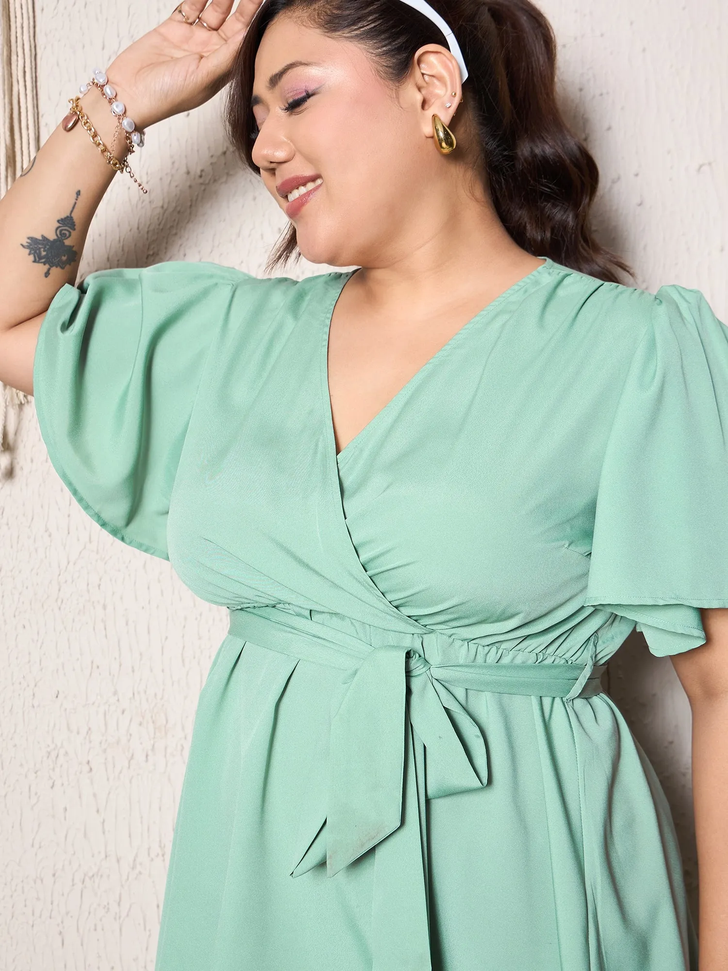 Berrylush Curve Green Solid V-Neck Waist Tie-Ups Regular Empire Top