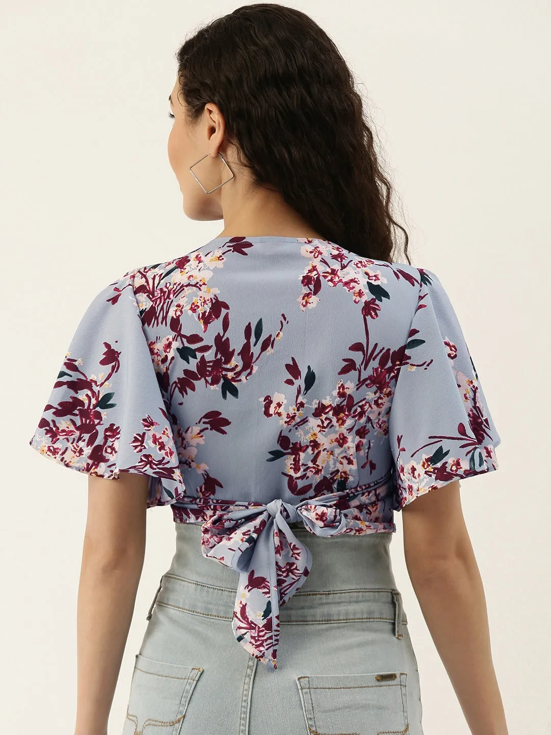 Berrylush Women Blue Floral Printed V-Neck Crepe Crop Top