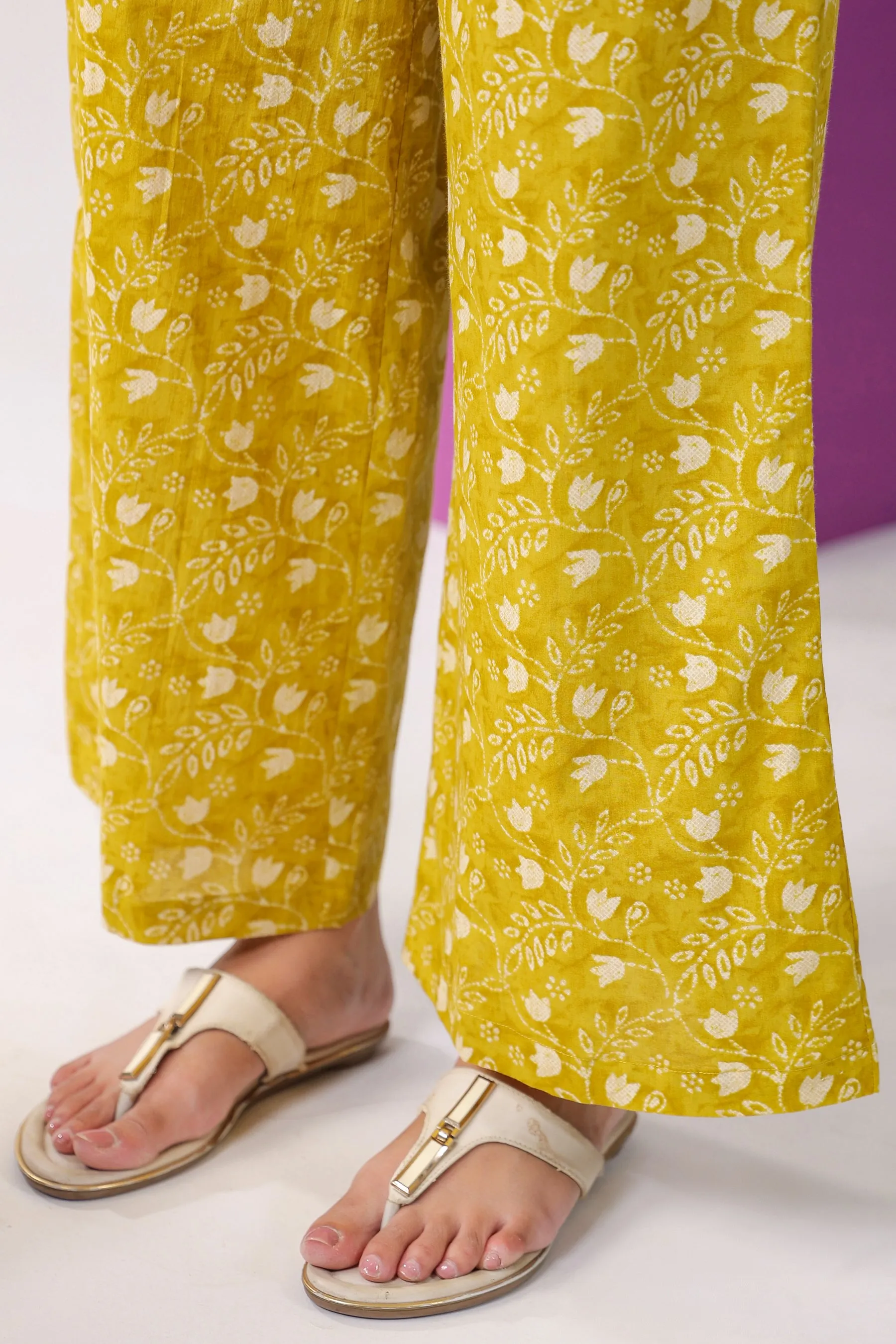 Dainty Florals with Arrows on Yellow Cotton Shrug Set