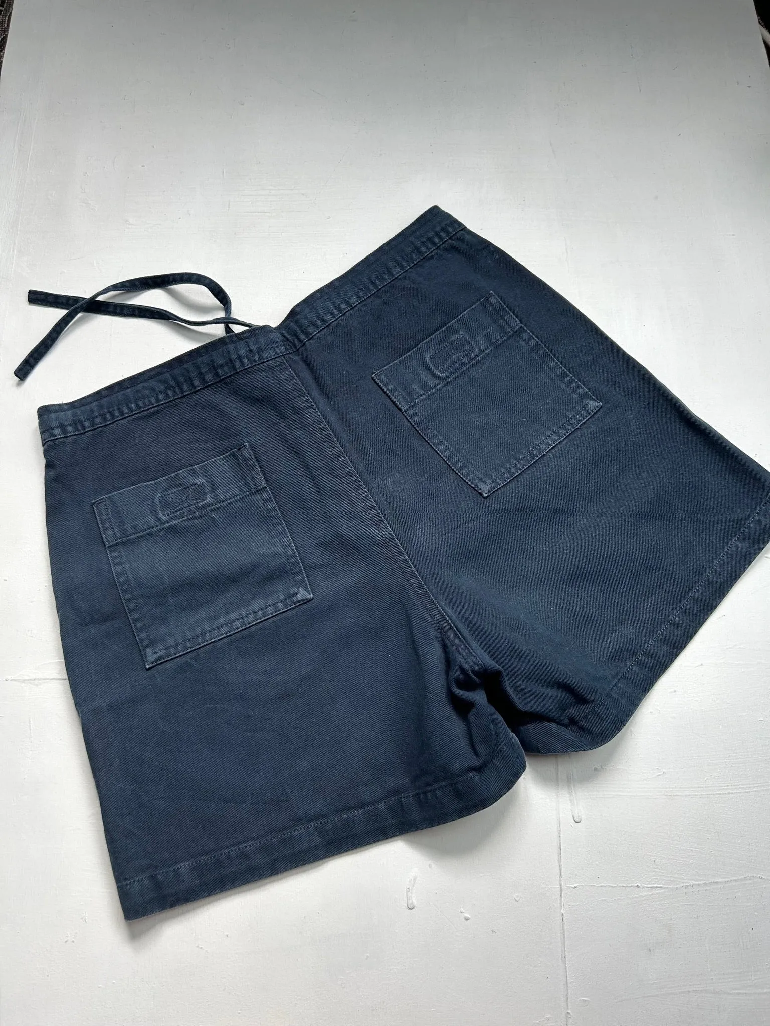 Dark bleu high rise mini short (M)