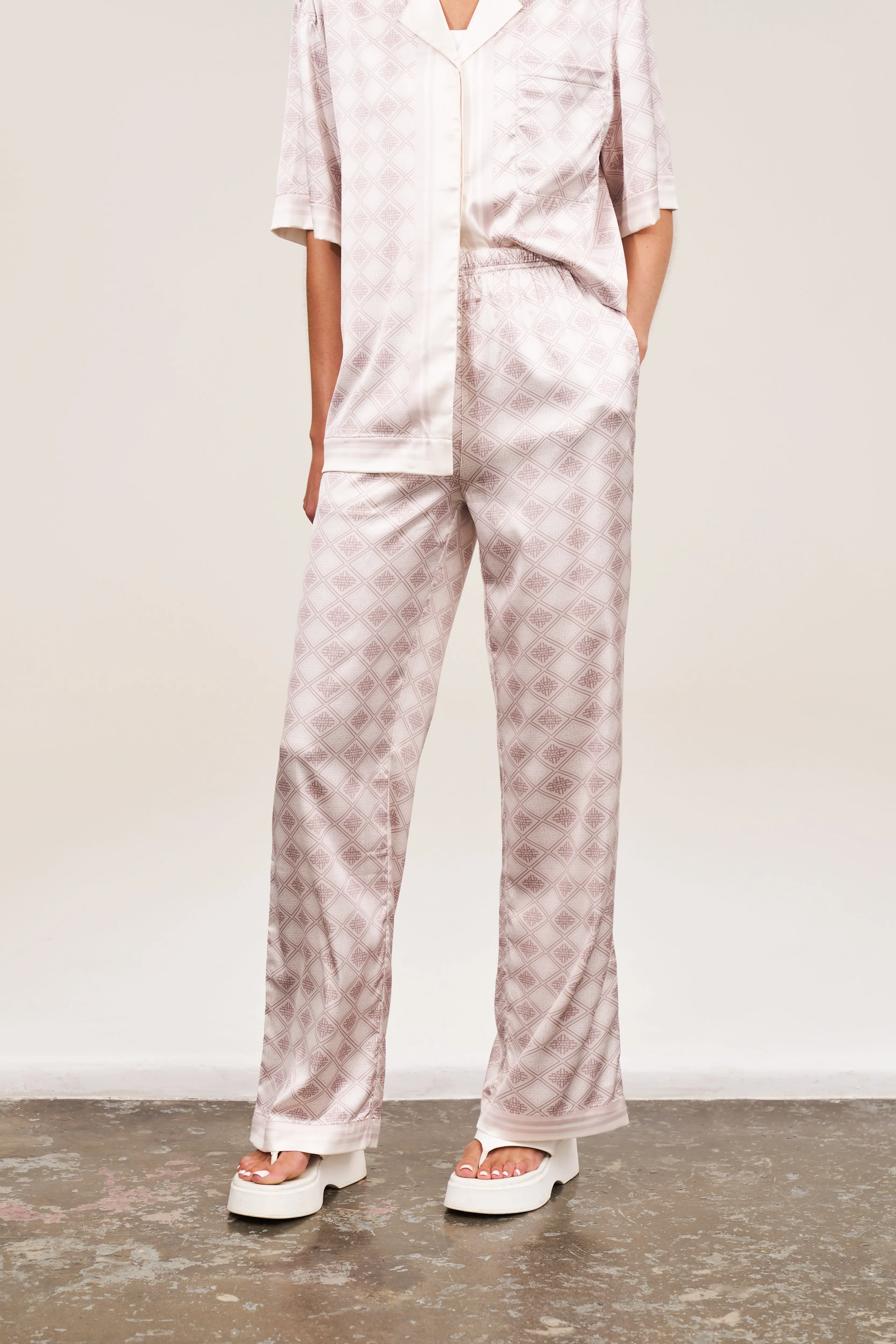 EMBLEM PRINT WIDE LEG TROUSERS - BEIGE