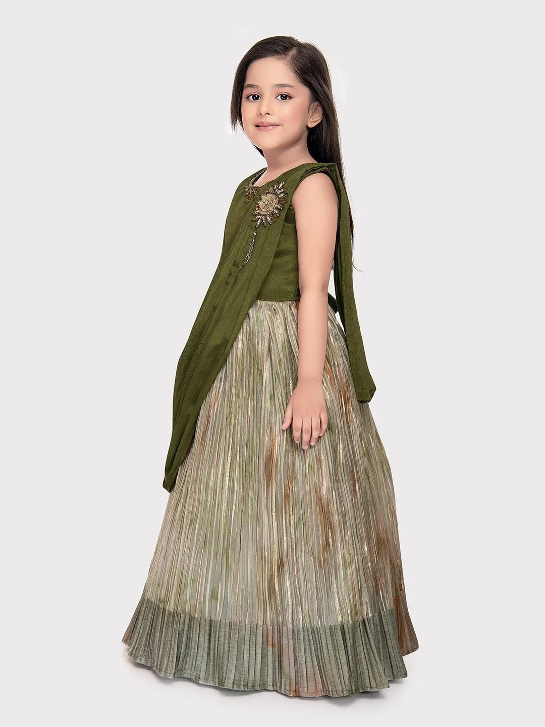 Green Coloured Simple Dupatta Style Ethnic Wear Gown For Girls \ Birthday Gown For Girls