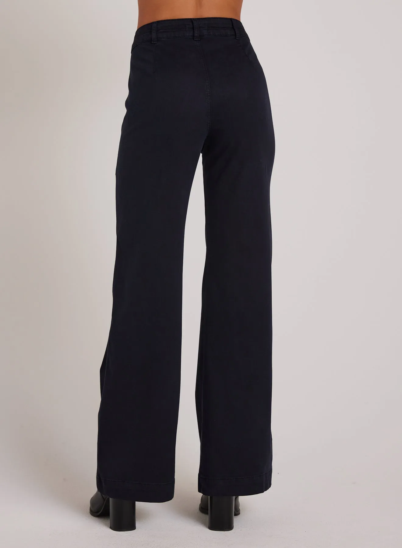 Lola Two Pocket Wide Leg - Soft Black