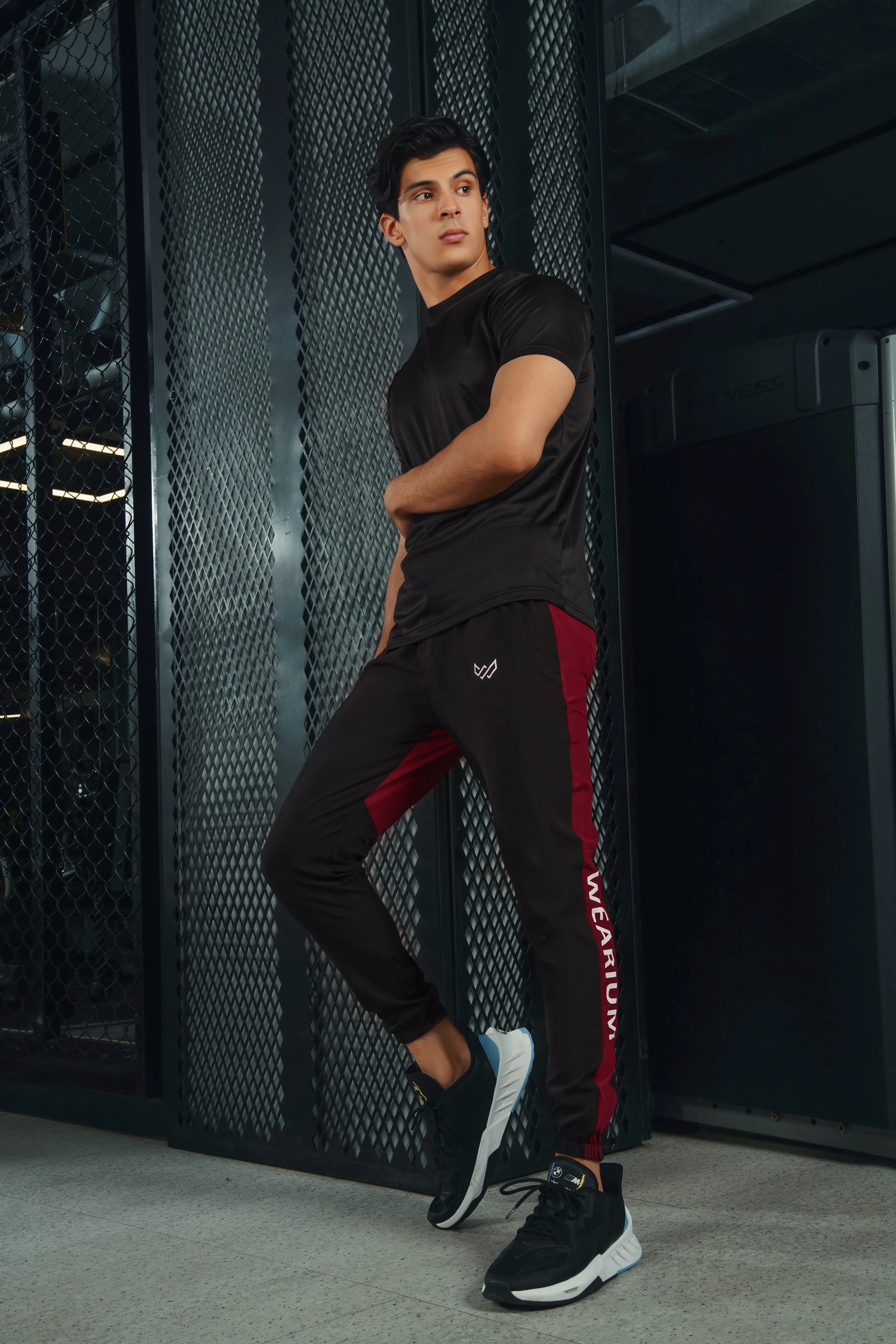 Model Compression - Black/Burgundy