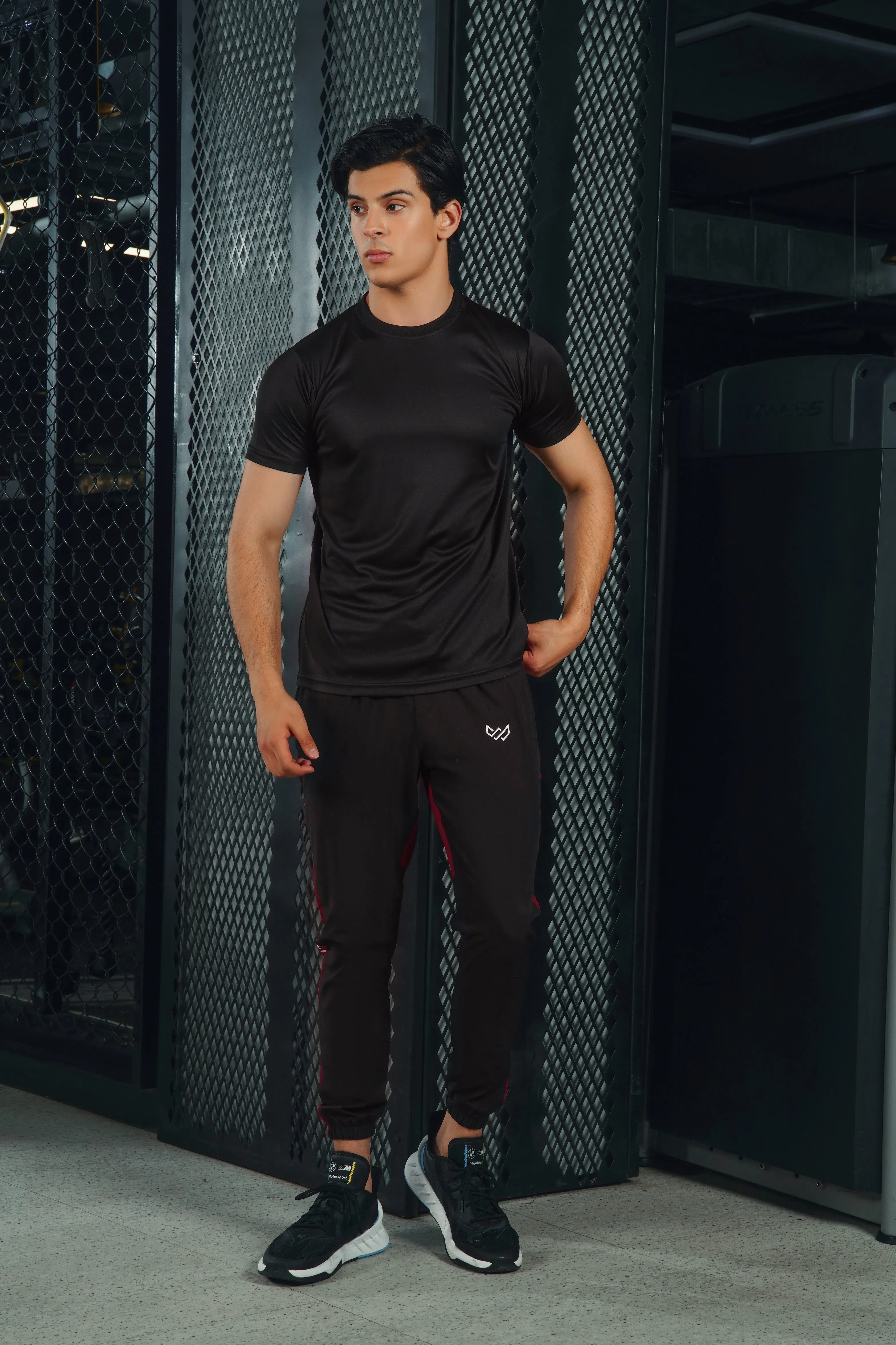 Model Compression - Black/Burgundy