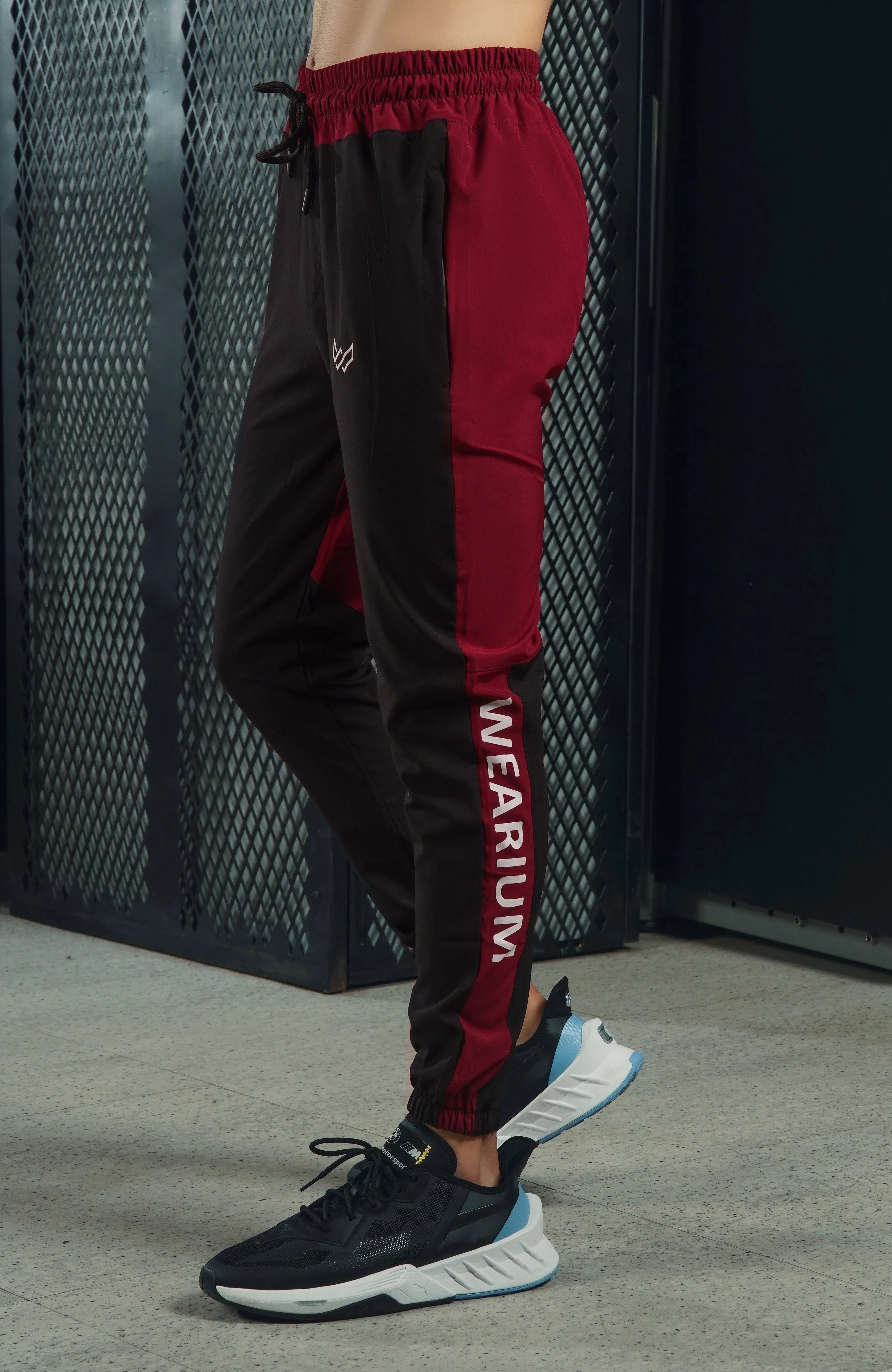 Model Compression - Black/Burgundy